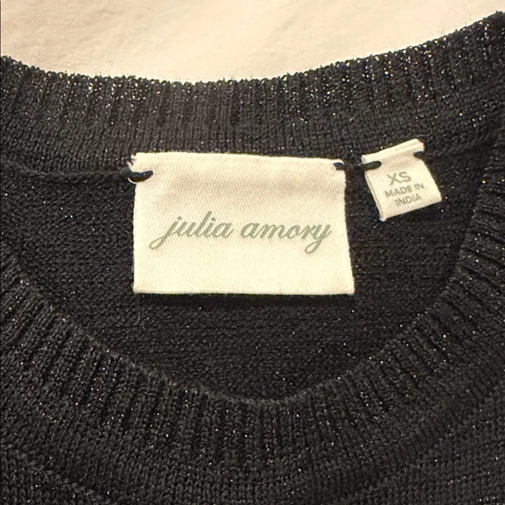 Elegant Black Sleeveless Sweater - Picture 2 of 5